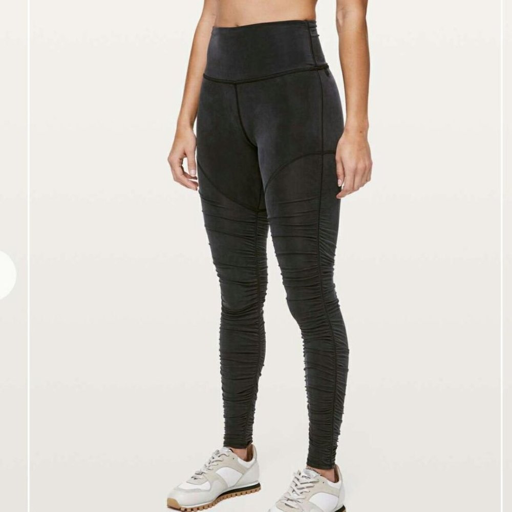 Rare Lululemons Into Somethin Good Leggings sz.4